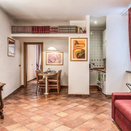 Ferienwohnung Cozy Flat In Trevi Fountain Rom Exterior foto