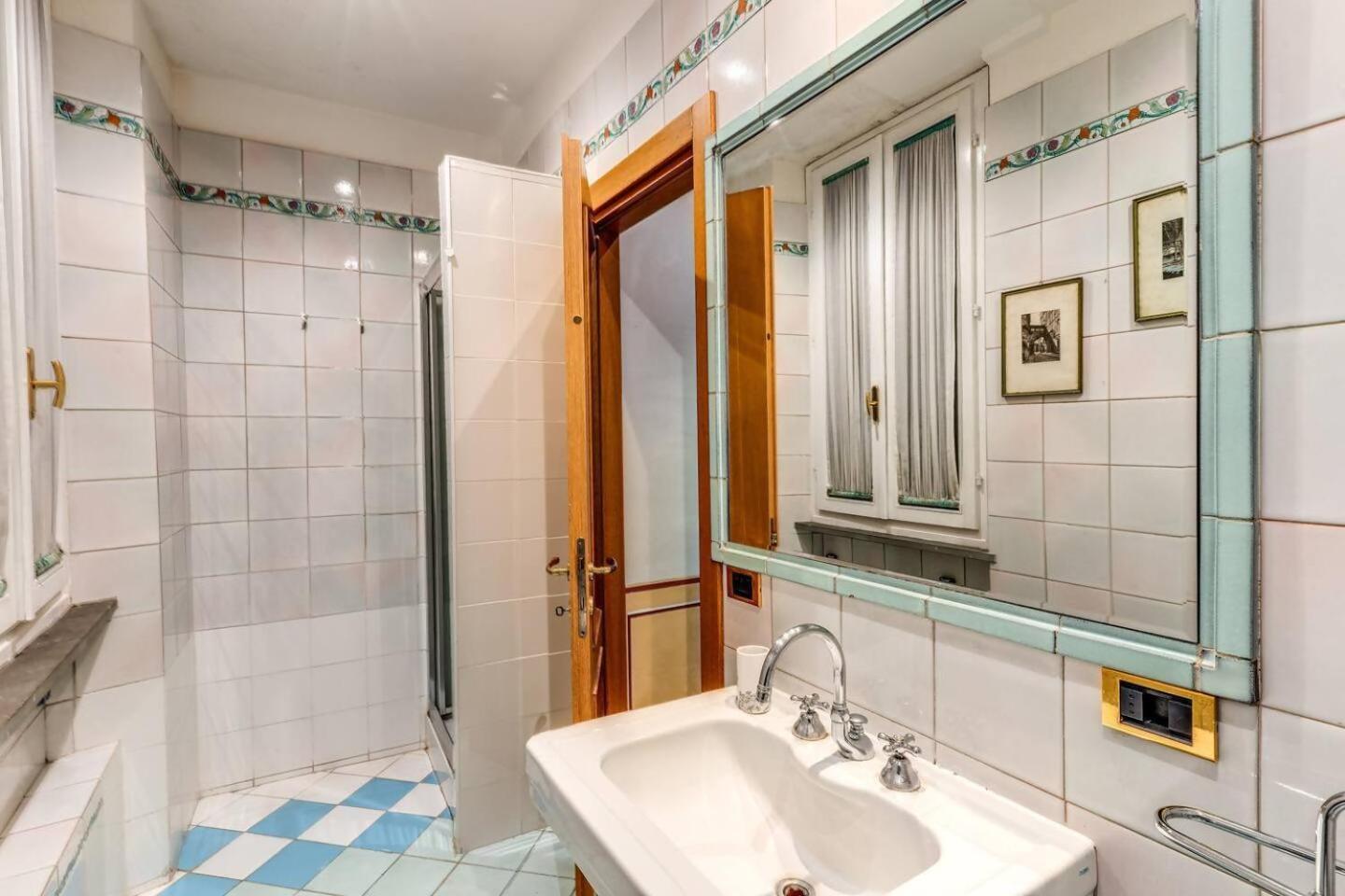 Ferienwohnung Cozy Flat In Trevi Fountain Rom Exterior foto