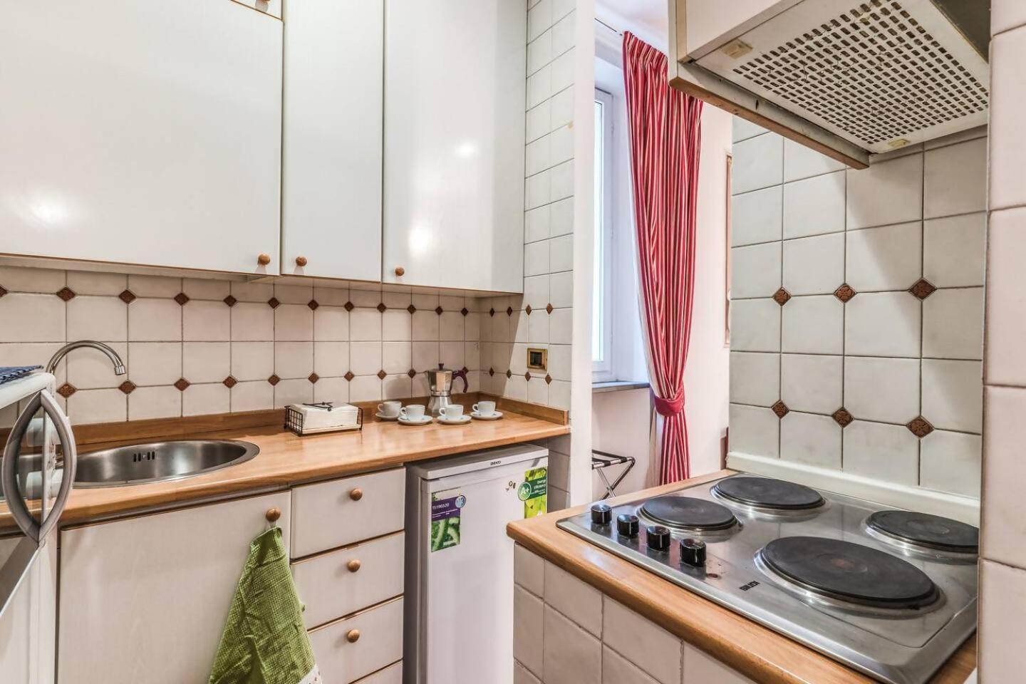Ferienwohnung Cozy Flat In Trevi Fountain Rom Exterior foto